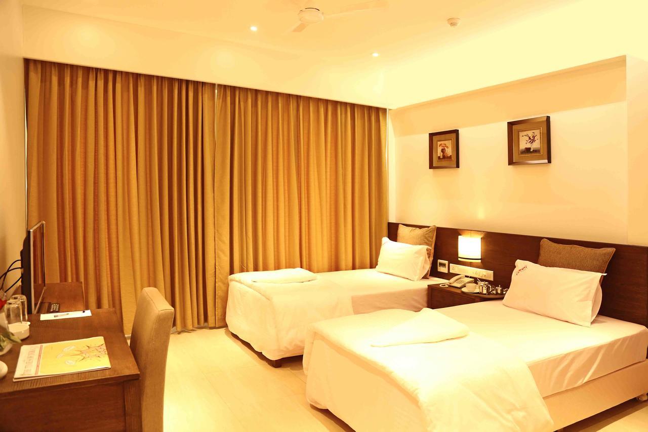 Hotel Preeti Executive Satara Exterior foto